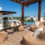 Pool View Studio