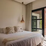 Spacious 8Br Double Villa, Gated, Double Patio & Pool