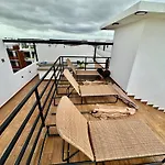 Chic 2Br Condo, Private Jacuzzi And 2 Free Bikes