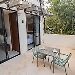 Downtown Delight -Roof With Pool & Bbq & Jungle Gym