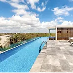 Agradable Condominio Con Alberca En Tulum