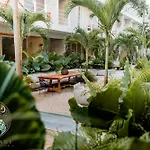 New Sanctuary With A Jacuzzi And Private Tub In The Jungle