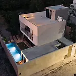 Casa Aguacate