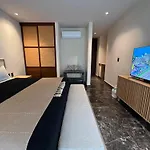 Lovely 2Bedroom Apartment Serviced + Pool & Garden