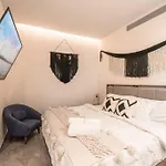 Mistiq Luxury Getaway