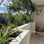 2 Bedrooms 10 Minutes To The Beach