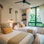 Luxury Jungle Villa-Pvt Pool -100Mbs- Concierge 8A