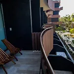 Seascape Apartment Near The Beach With A Sea-View Rooftop And Infinity Pool
