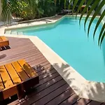 Private Yard & Cool Tub Wifi 1 Bed 3 Guest