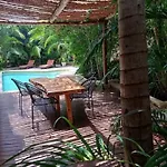 Private Yard & Cool Tub Wifi 1 Bed 3 Guest