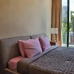 Quiet 4Br Townhouse With Private Pool, Roof, Patio
