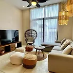 Beautiful 2 Bdr, Top Location!