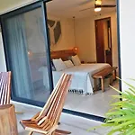 Stunning 2 Bedroom Apartment At Condo With Best Tulum Infinity And Jacuzzi By Waves Management