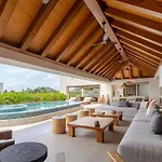 Villa With Premium Service - Cook, Butler & Driver Included In Luxury Aldea Zama