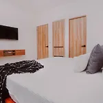 Getaway To La Veleta Modern Apt With Tub In Balcony