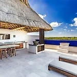 Kasa Hotel Parota