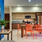 Blue Beach 2 Brm Apt Sleeps 5