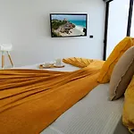 Quinto Sol Luxury Apartments By Mikitito Rentals