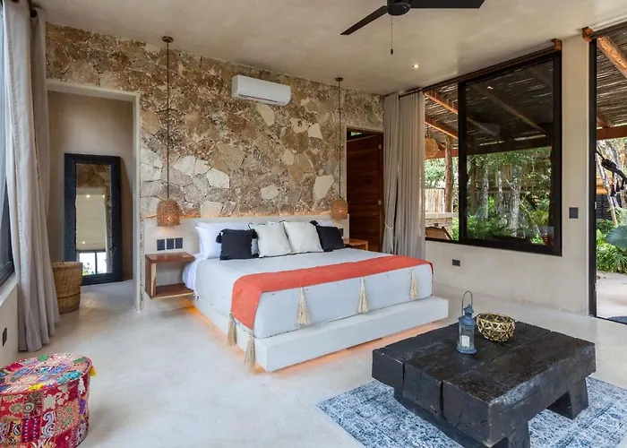 Mayur Tulum