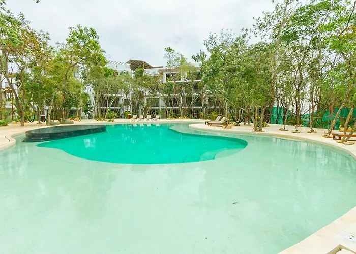 Perfect Getaway A Yaaxlum