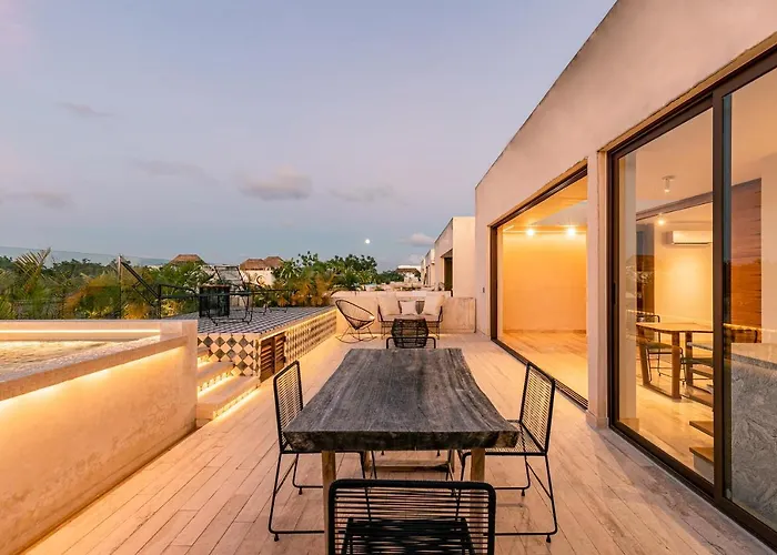 407 Stunning Penthouse Apartment For 2