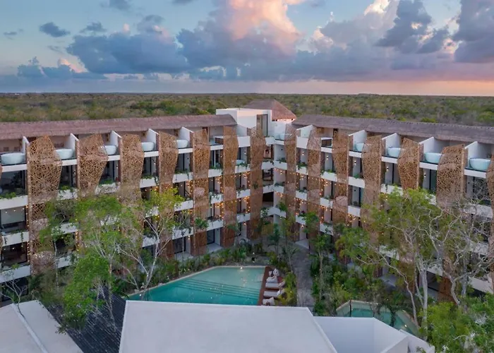 Jade Tulum