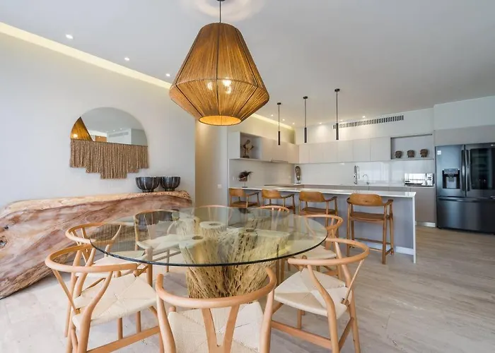 Beyond Amazing 3Bd 2Br/ Balcony