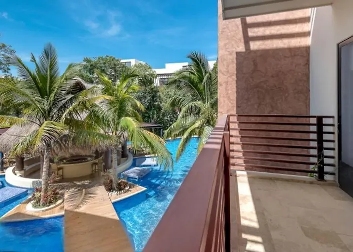 Apt -Spacious-Modern-Luxury-Comfort-Quiet Area