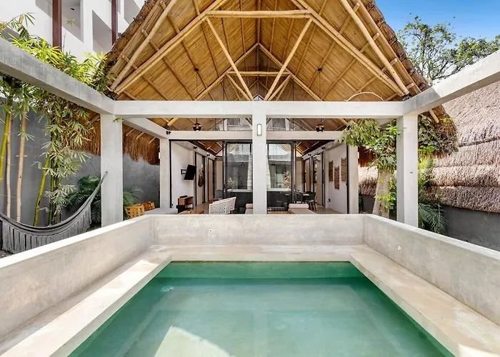 Lux Villa Only 5 Min To Beach!