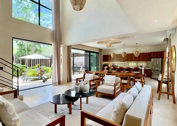 Casa Laak, Luxury Villa, 5 Bedroom 7 Bt, Heated Pool