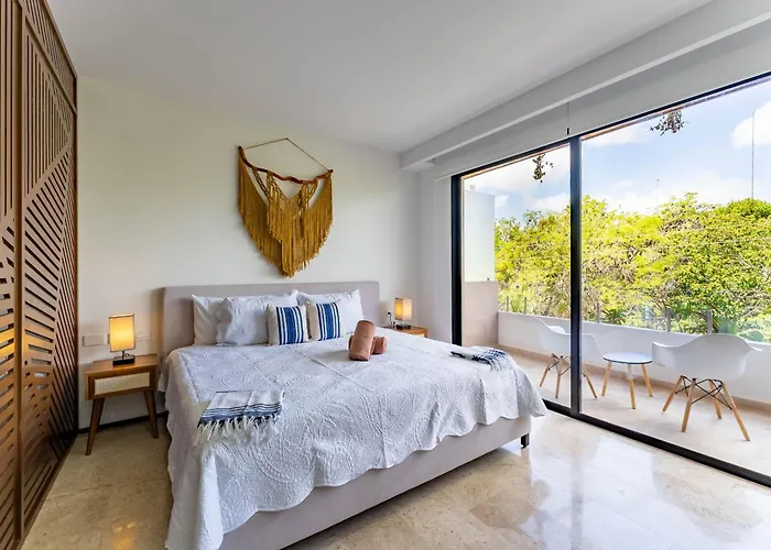 Menesse Apartments