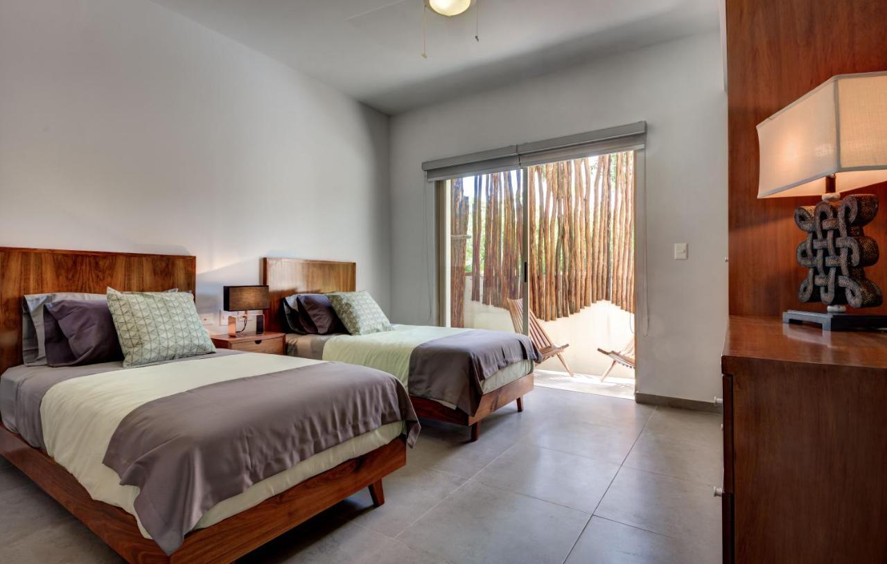 Kitesurfer's Paradise Condo&jacuzzi&deck&pool *