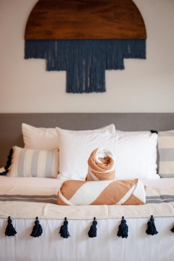 Your Place In Town With Pool, Coworking And Gym Located At Park Lagunas Apartment