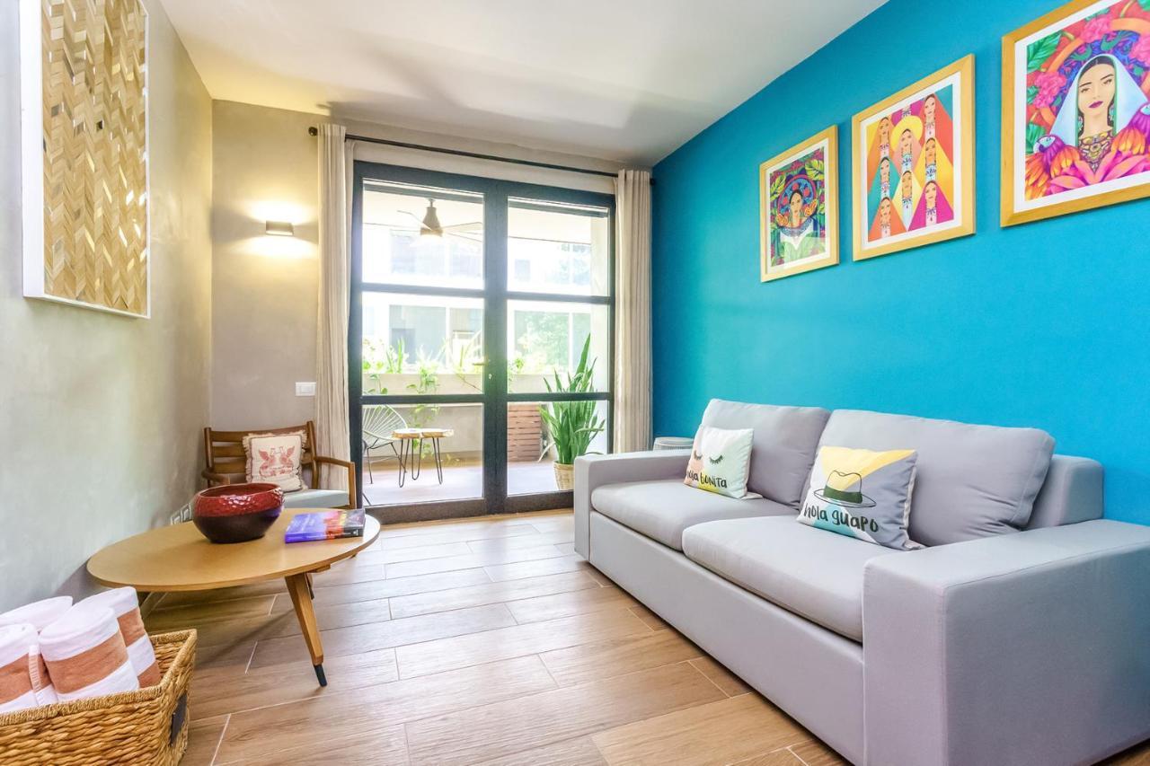 Chic In The Heart Of By Stella Apartamento