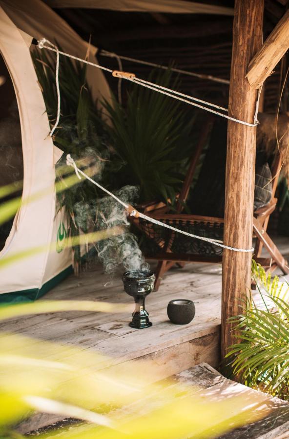 Campo de lujo Uman Glamping & Cenote Tulum