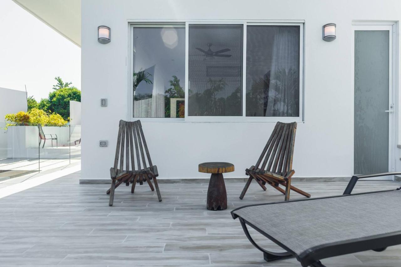 Chic & Mexican Villa, A True Oasis Pool, Security