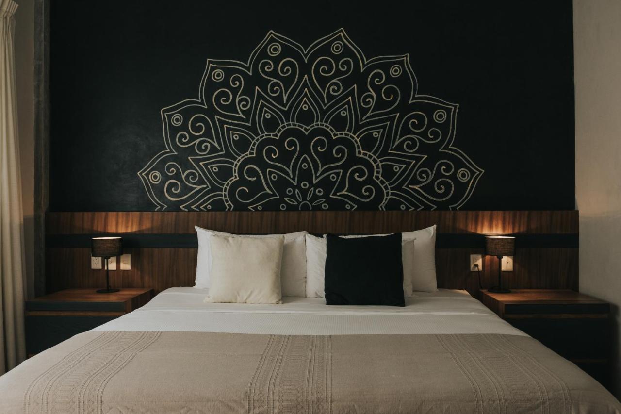 Mudra Tulum