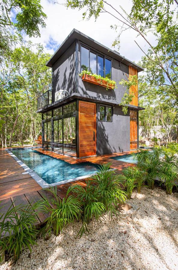 K NAJ- Tiny House con cenote natural privado. Tulum