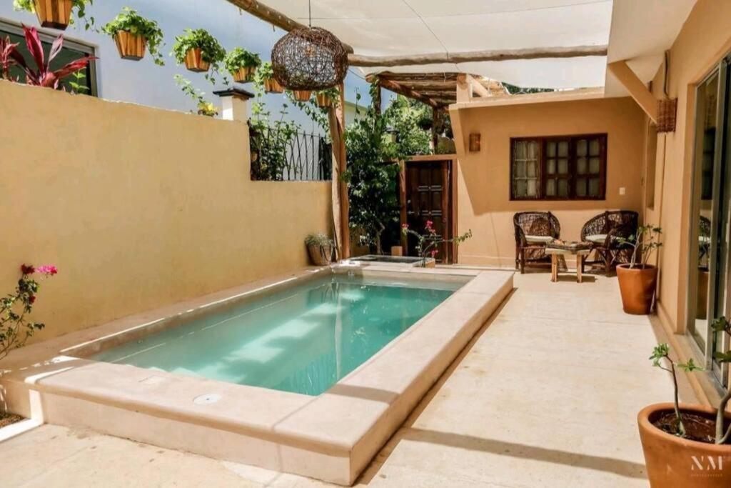 Hiphipstay - The Pablo Escobar Villa