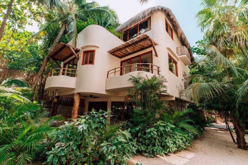 Beachfront In Beach- Location!