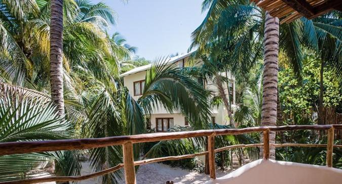 Villa Beachfront In Beach- Location!