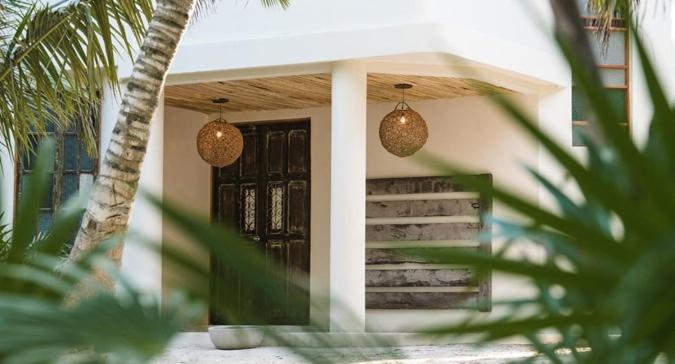 Villa Beachfront In Beach- Location! *