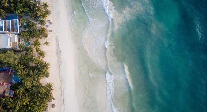 Villa Beachfront In Beach- Location! *