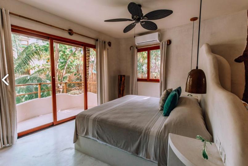 Villa Beachfront In Beach- Location! *