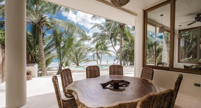 Beachfront In Beach- Location! Villa *