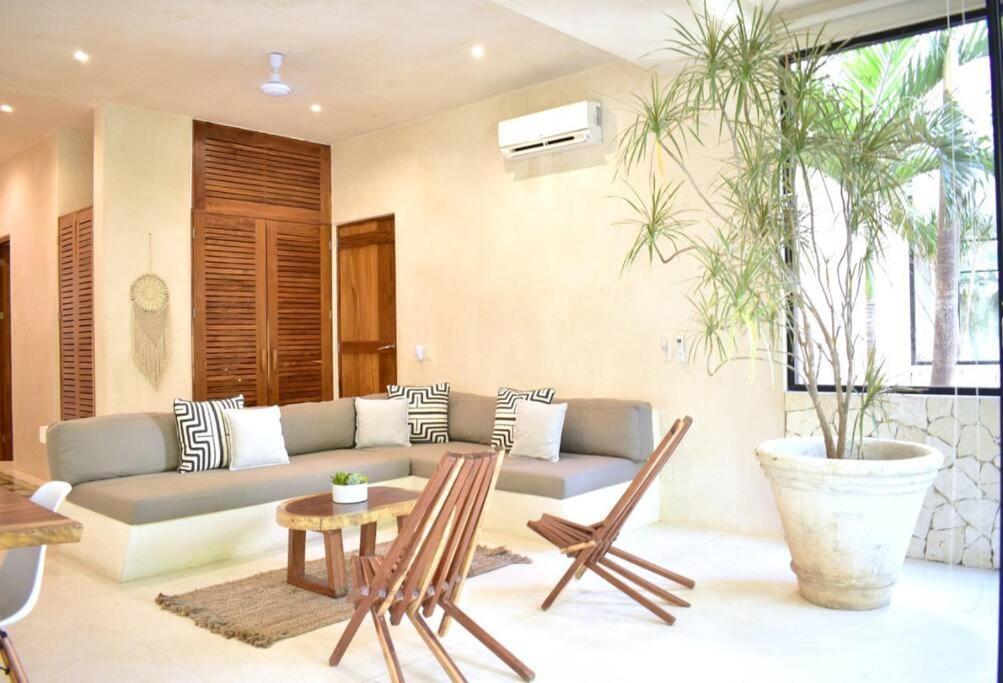 Chic-modern Apt W/pool, Garden, Parking & 3 Bikes Apartamento *