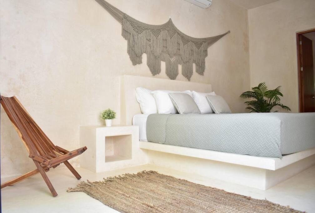 Chic-modern Apt W/pool, Garden, Parking & 3 Bikes *