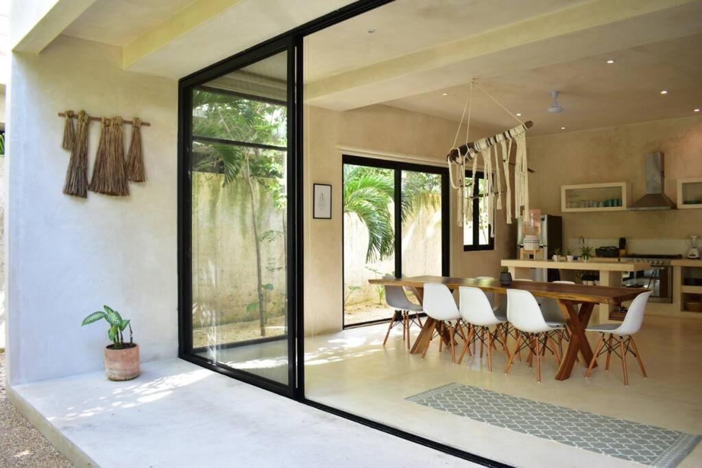 Chic-modern Apt W/pool, Garden, Parking & 3 Bikes