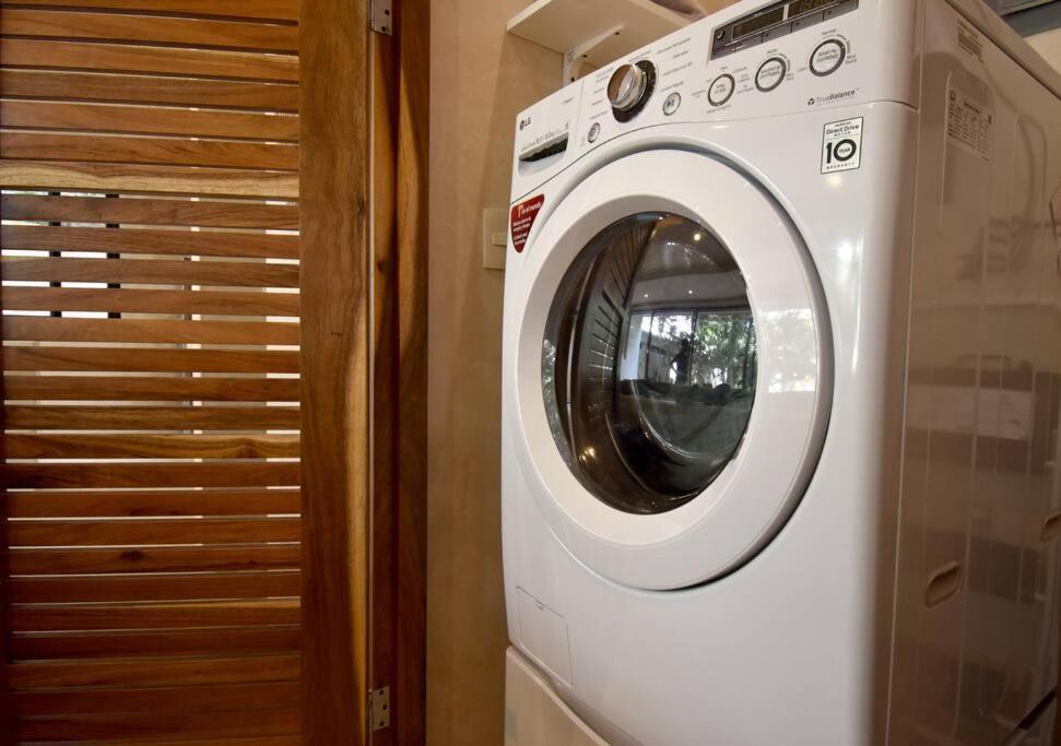Apartamento Chic-modern Apt W/pool, Garden, Parking & 3 Bikes