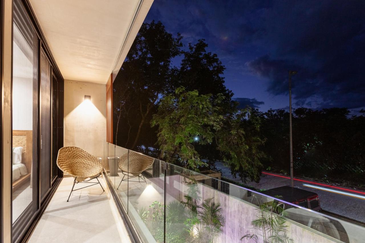 Aru Luxury